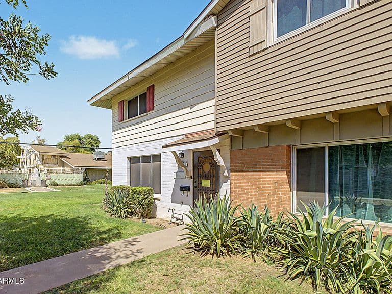 1540 W CAMPBELL Avenue photo 4