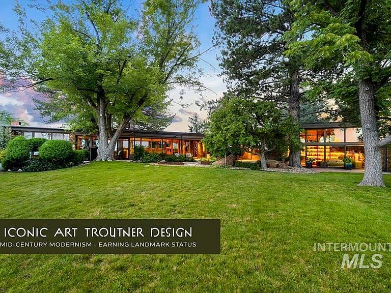 1513 N Claremont Dr photo 2