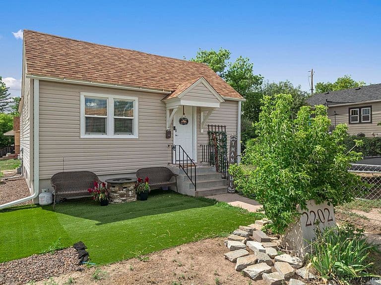 2202 Morrie Ave photo 1