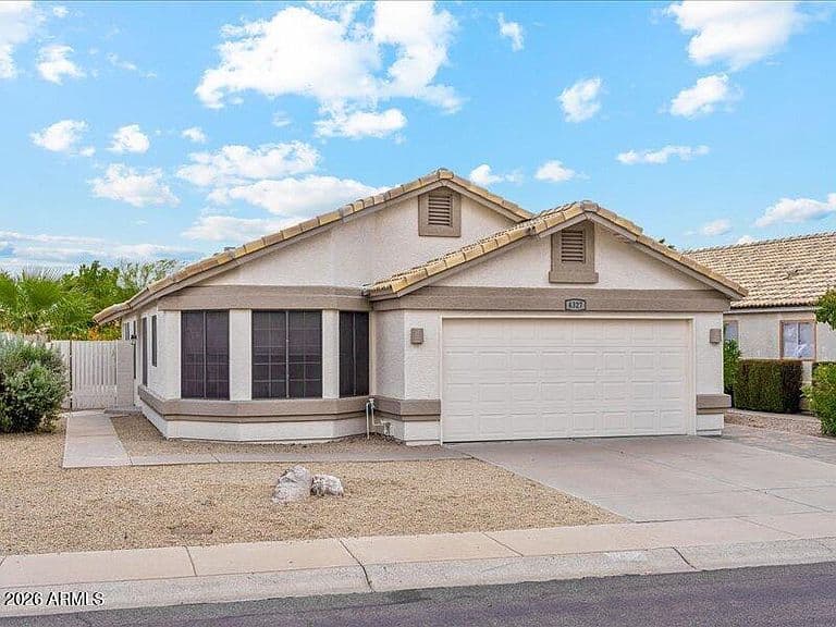 4327 E Siesta Lane photo 1