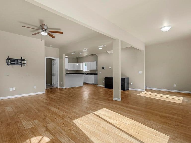 109 6th St NW photo 2