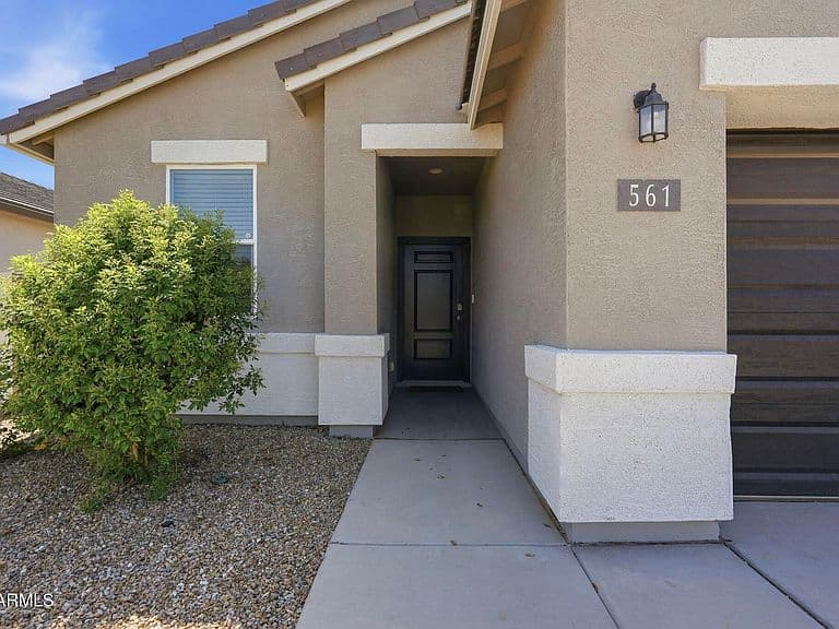 561 W Freedom Street photo 4