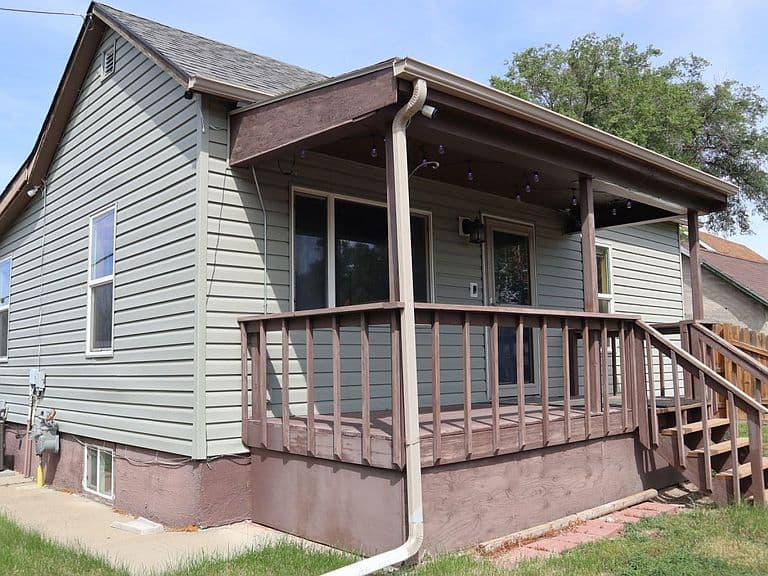 413 E Bell St photo 2