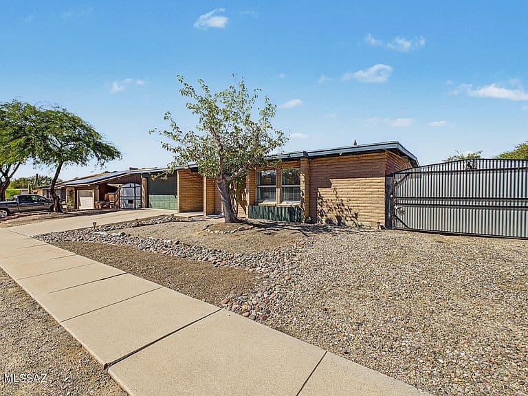 3380 W Blacksill Dr photo 4