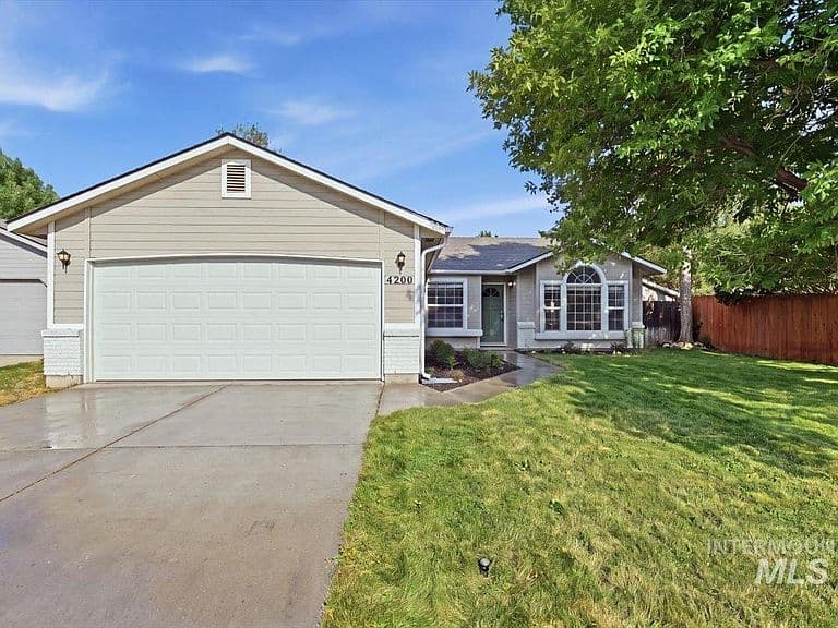 4200 E Carnation Ct photo 1