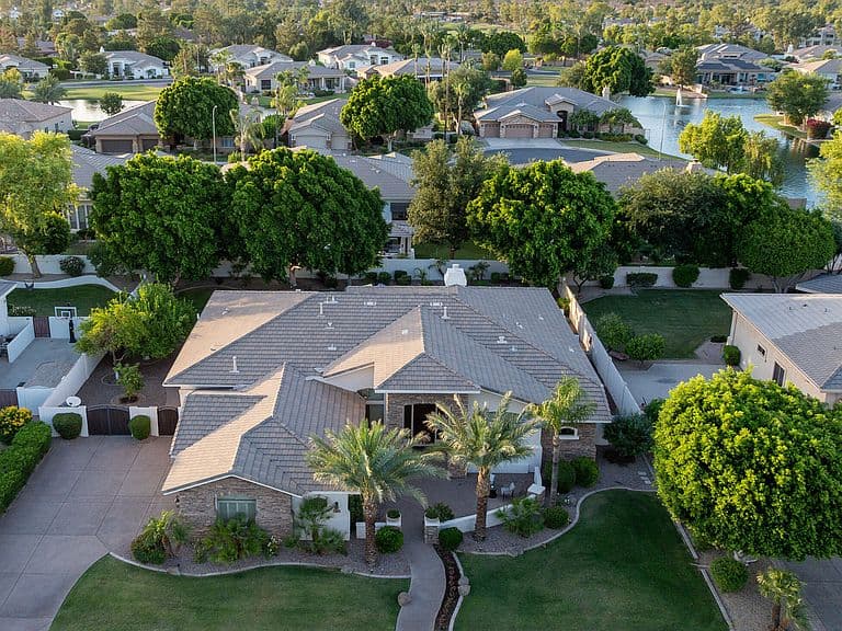 1670 W GRAND CANYON Drive photo 3