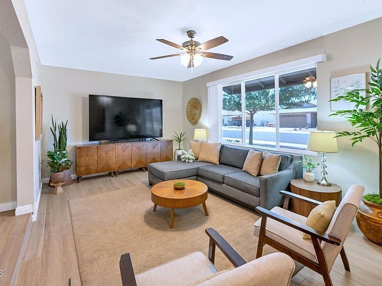 6038 W DESERT HILLS Drive photo 3