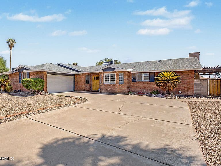 4315 W GRISWOLD Road photo 3
