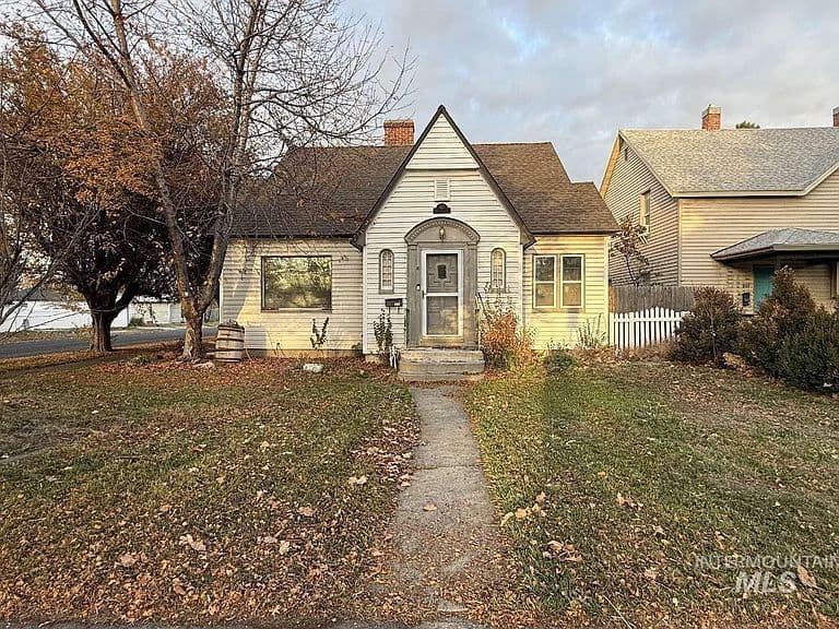 203 9th Ave E photo 1