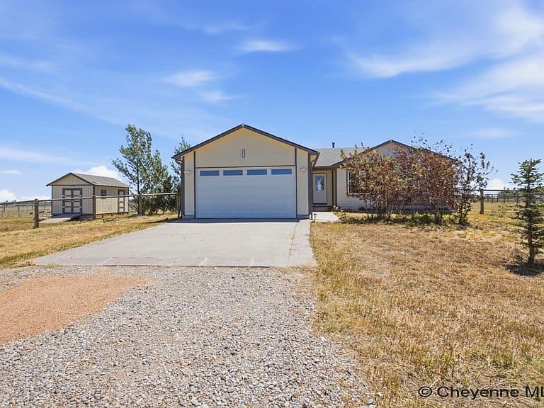 6211 Emily Dr photo 2