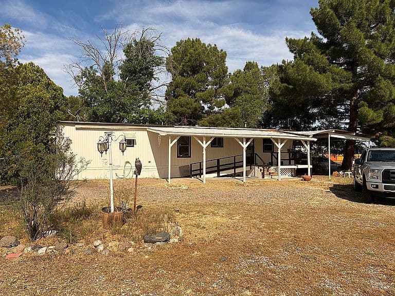 465 S Groseta Dr photo 1
