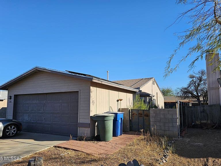 1741 W Chardonnay Dr photo 2