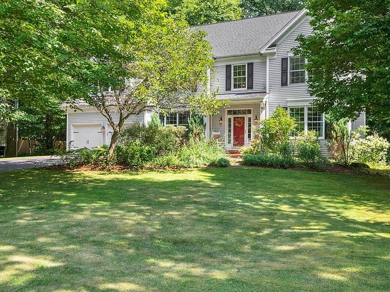 61 Sydney Drive photo 1