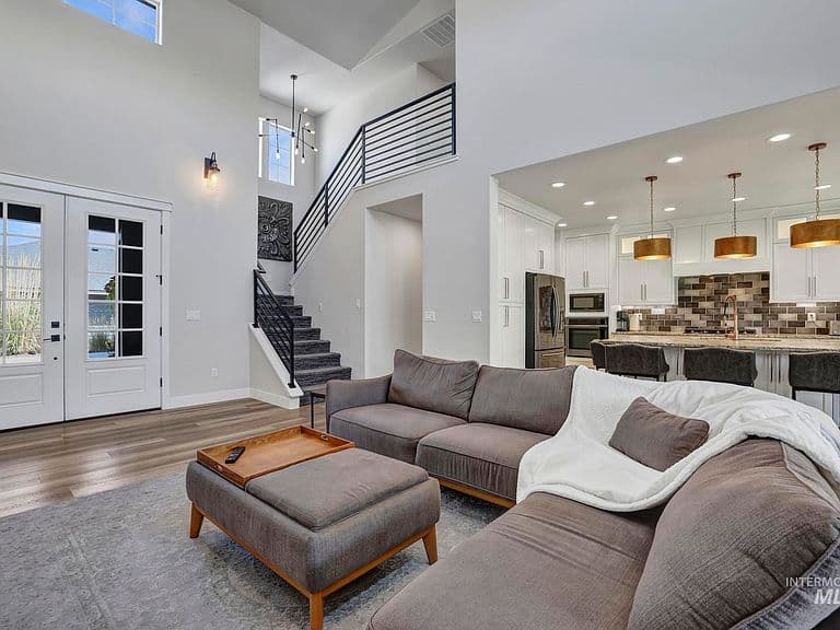 1470 Pillar Cir photo 3