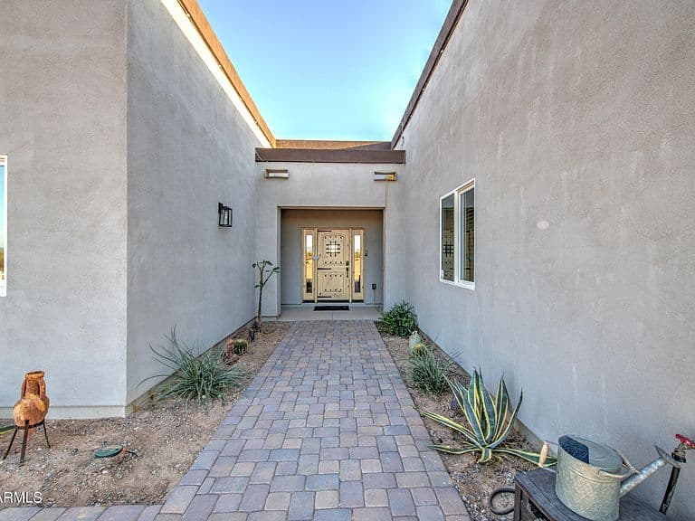 25037 W CHAPAROSA Way photo 2