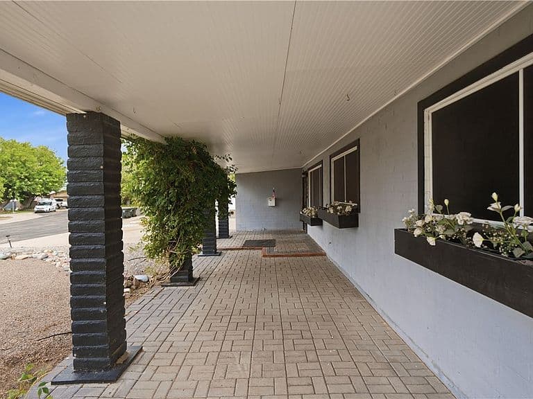 2908 Van Marter Court photo 4