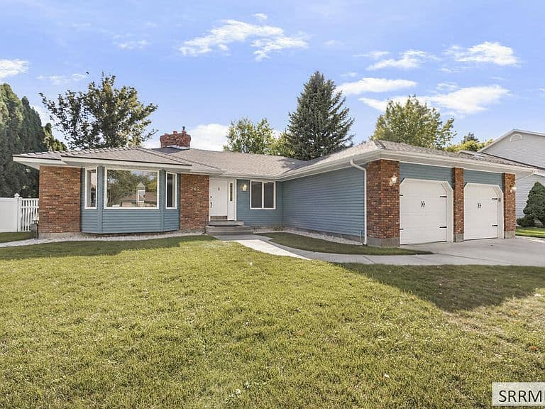 262 Brookside Dr photo 1