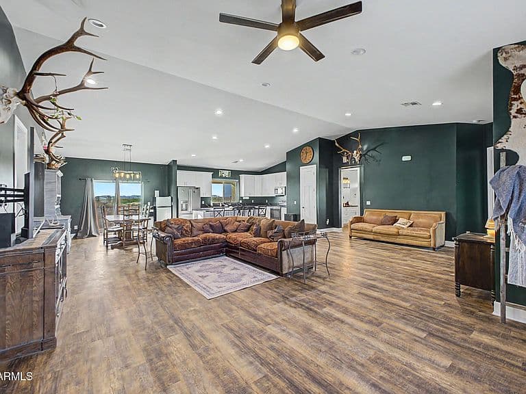 2782 E ELIZA Circle photo 4