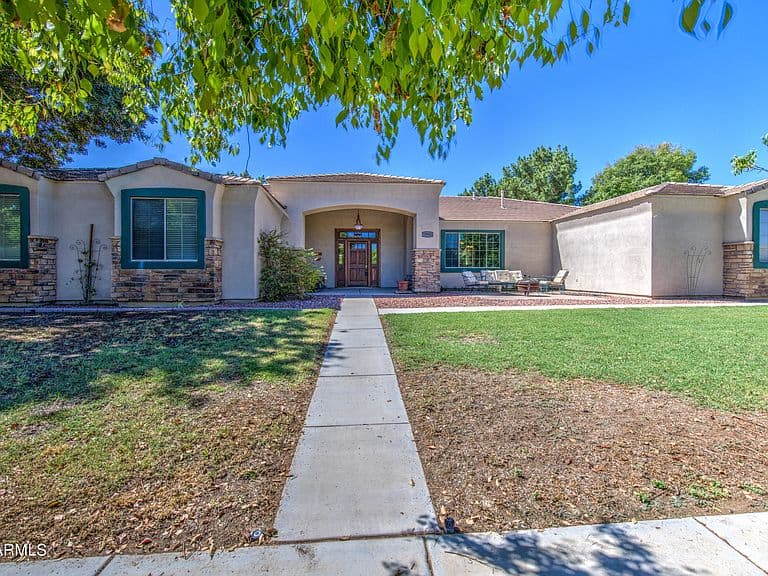 19943 E Augustus Avenue photo 1
