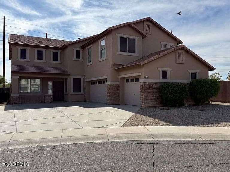 8402 S 48TH Lane photo 1