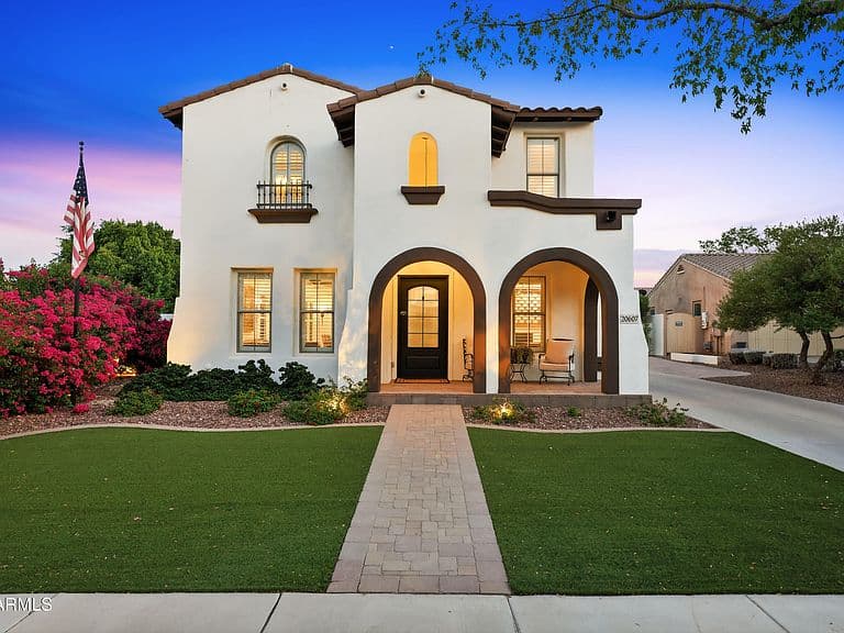 20607 W HOLT Drive photo 4