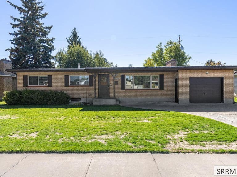 1132 Sahara St photo 2