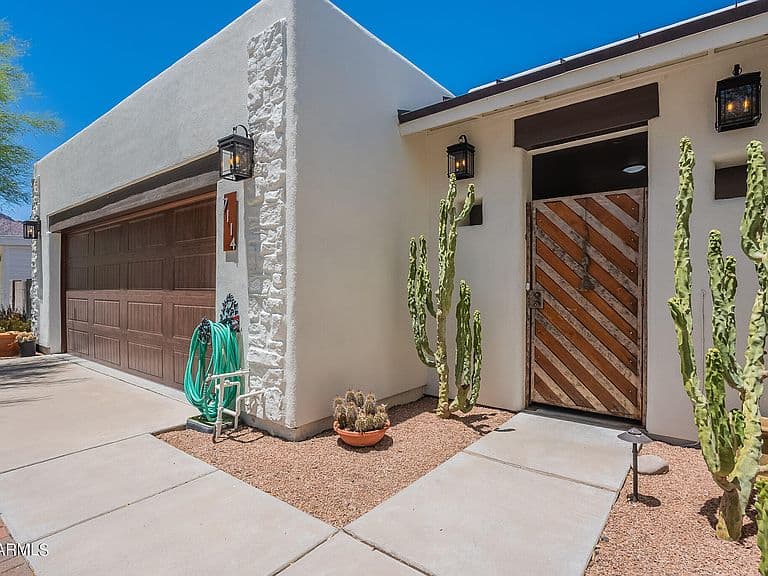 7114 E Pasadena Avenue photo 2