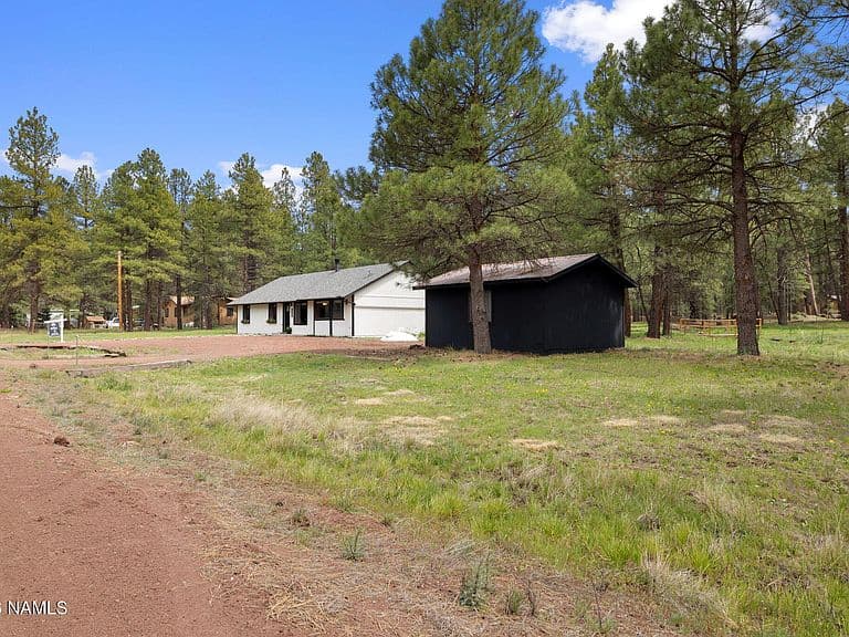 3628 E Pine Cone Dr photo 2
