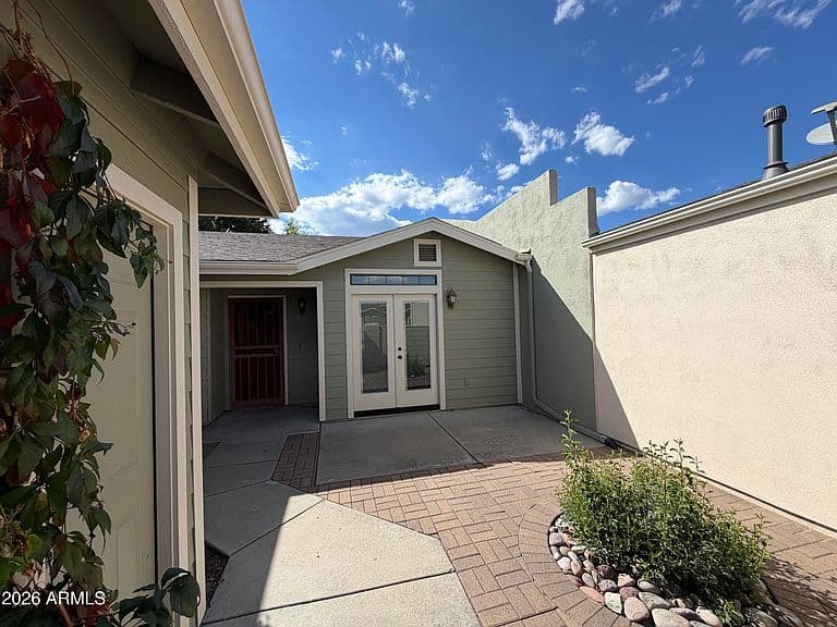 3347 Iris Lane photo 5