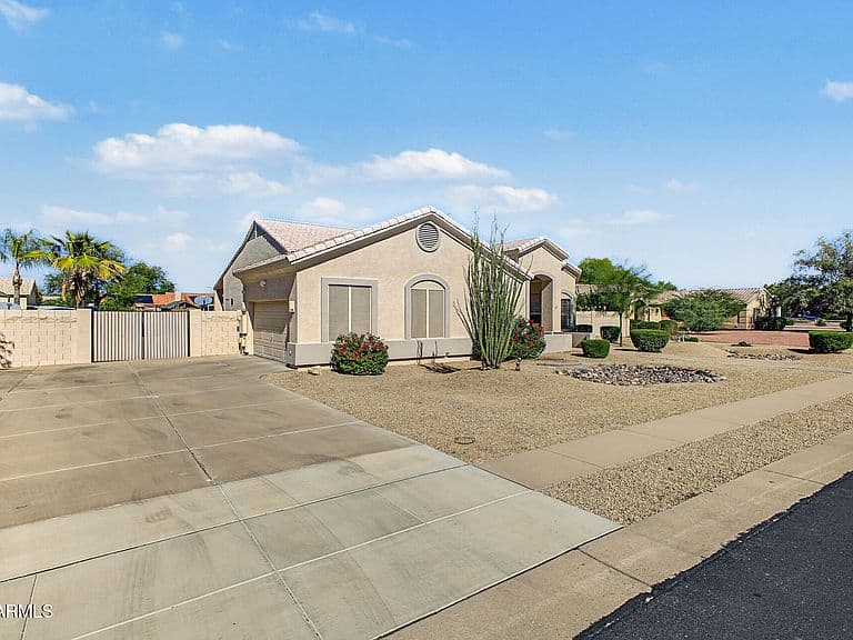 950 E KNOLL Street photo 5
