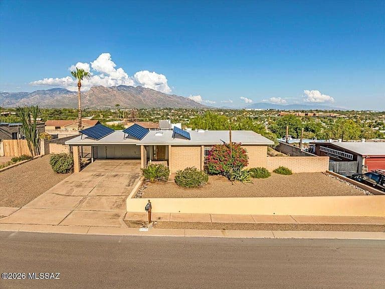 7800 N Nicole Pl photo 2