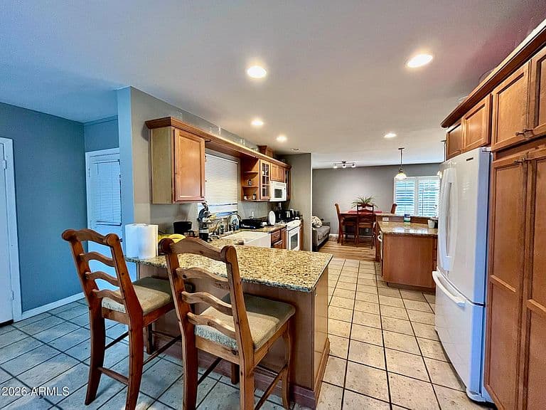 6701 E GRANADA Road photo 2