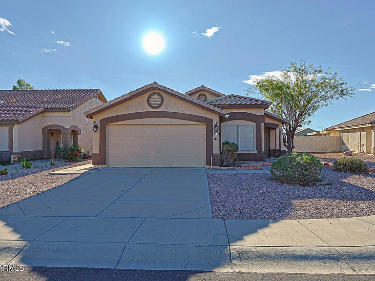 16542 N NAEGEL Drive photo 2
