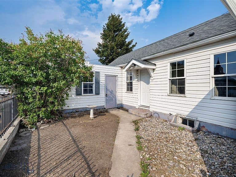 411 Ash St photo 4