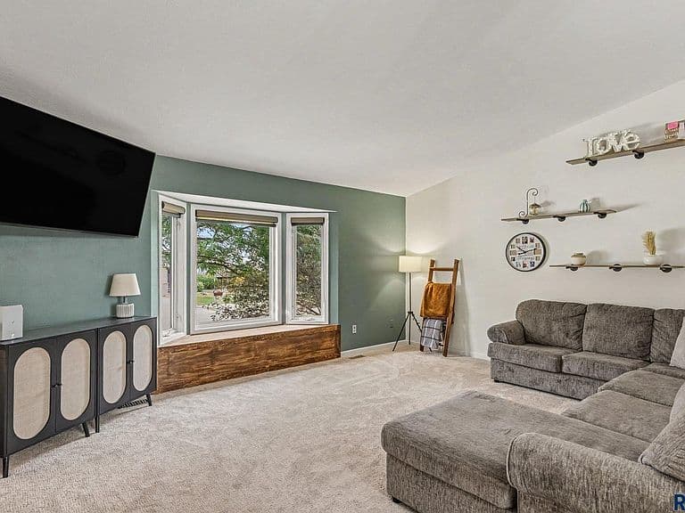 700 N Zelmer Dr photo 5