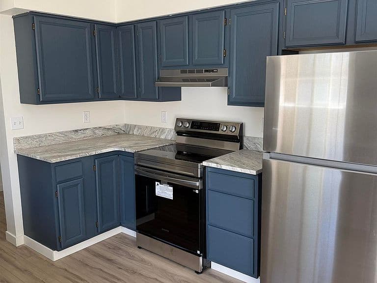 303 E Avenue J photo 3