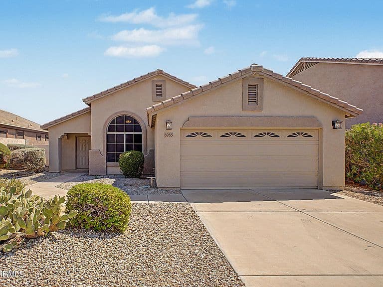 8965 E HILLVIEW Street photo 2