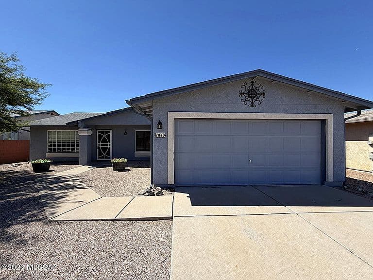 7840 S Caesar Dr photo 2