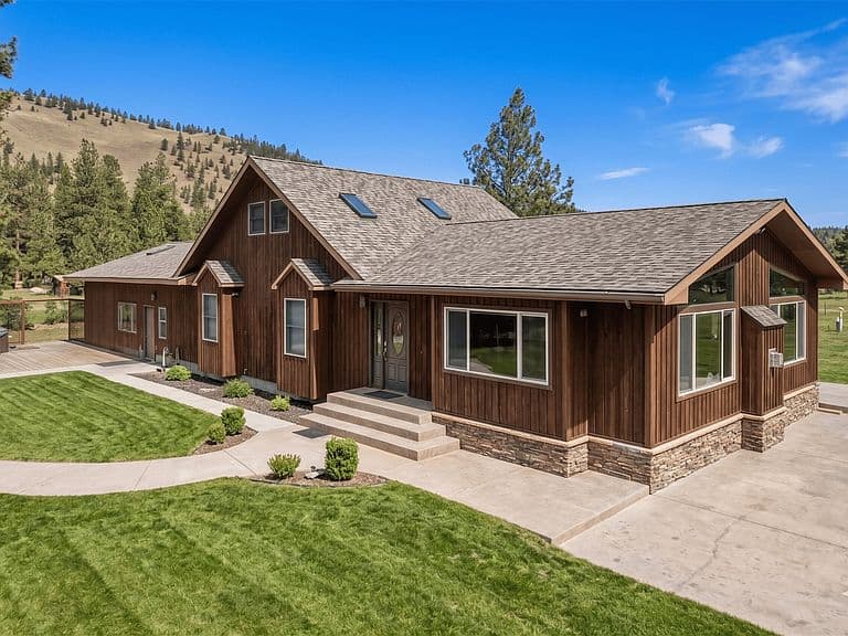 9745 Highway 12 W photo 4