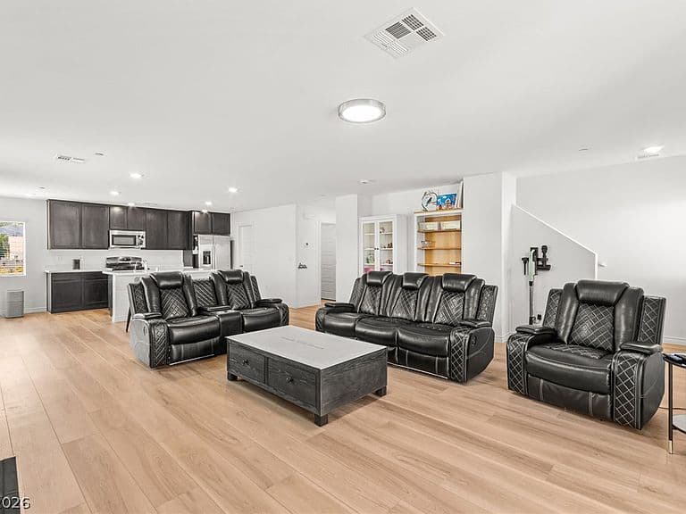 3602 Cabernet St photo 4