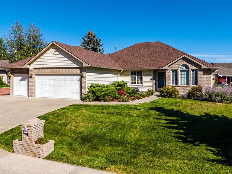 2035 Quail Ct photo 2