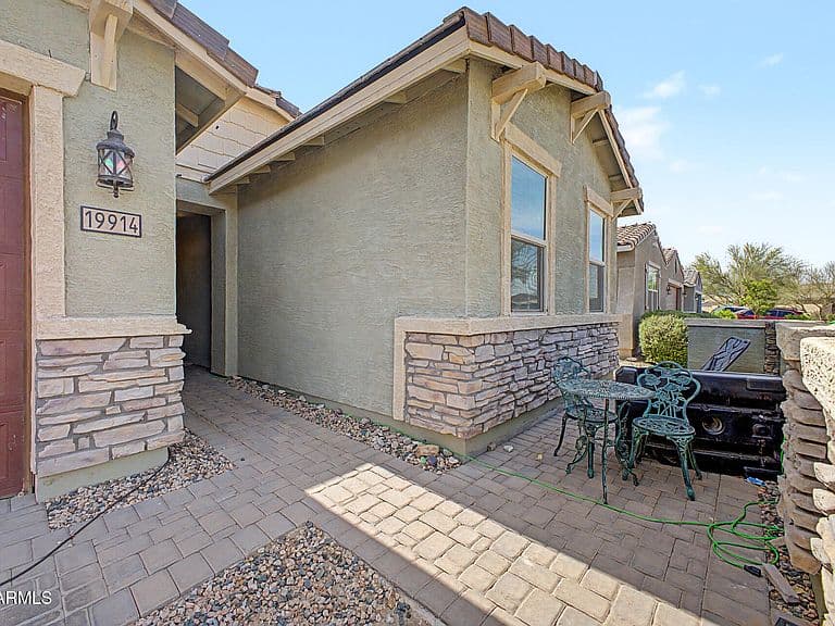 19914 N LAUREN Road photo 3