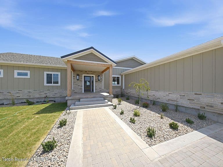 330 Mantua Meadows Ln photo 3