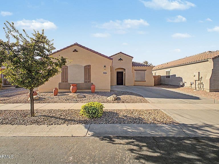 706 E LAS COLINAS Place photo 2