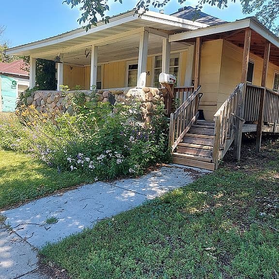 708 5th Ave NW photo 1