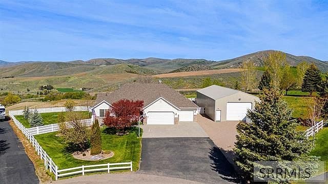 802 E Madlee Rd photo 1