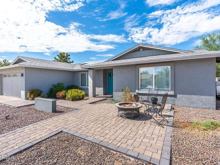2418 W CALAVAR Road photo 2