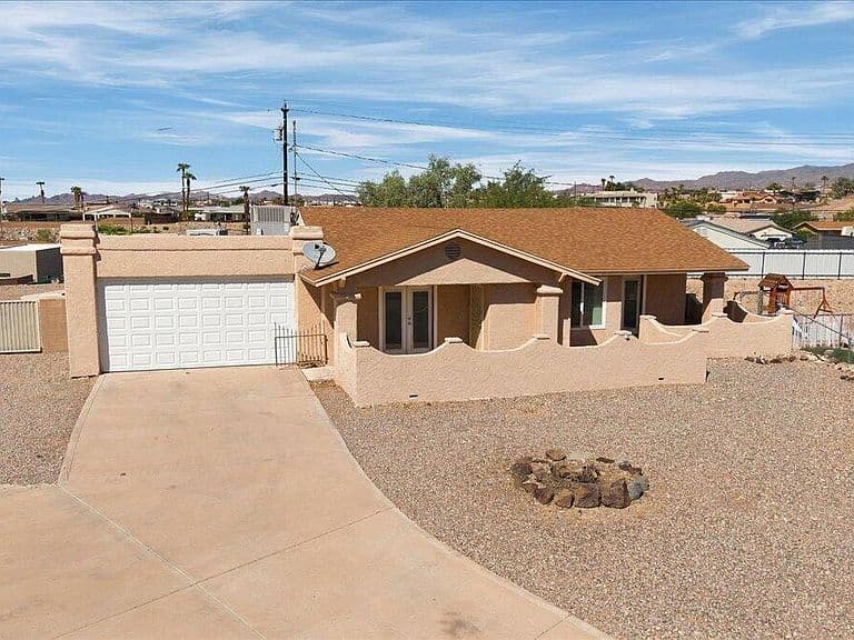 1745 Quartz Ln photo 2