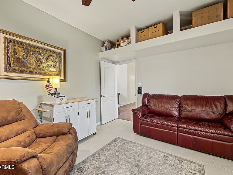 2711 E Pueblo Avenue photo 4