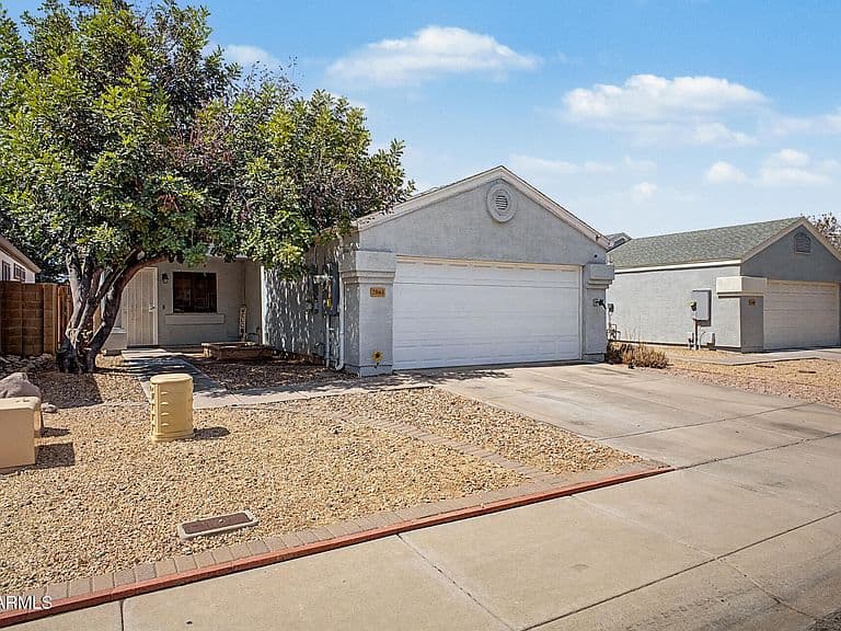 2863 W MURIEL Drive photo 2